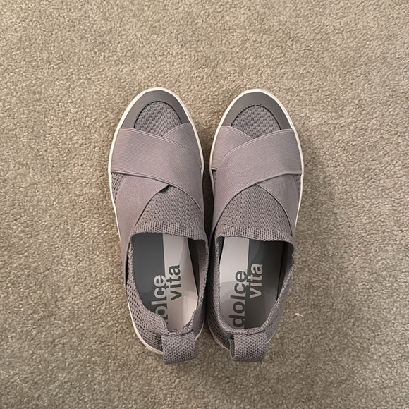 Dolce vita gray slip on sneakers - Picture 4 of 5